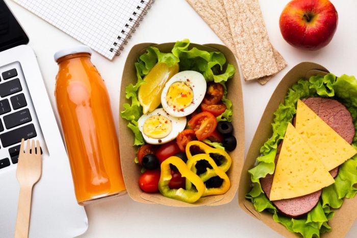 5 Tips Menjaga Pola Makan Seimbang bagi Pekerja Kantoran Pola Makan Seimbang Bagi Pekerja Kantoran