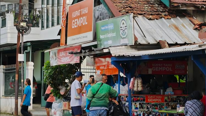 Kuliner Khas Bandung yang Wajib Dicoba dalam 1 Hari dan Rute Hemat Waktu