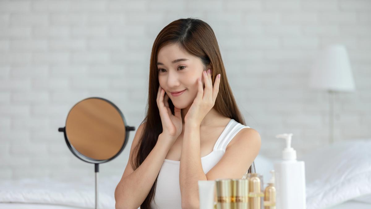 Plumpy Skin Jadi Standar Kulit Sehat, Berikut Cara Menjaga Hidrasi Sehari-hari