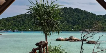 4 Resor Indonesia sebagai Hotel Pantai Terbaik Asia Tenggara untuk Bulan Madu dan Berselancar