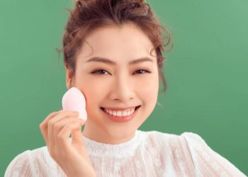 Rekomendasi Beauty Blender Terbaik untuk Foundation dan Concealer Menyatu dengan Kulit